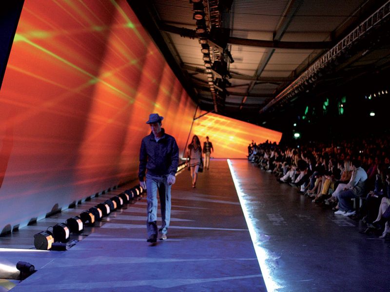 SFILATA ADULTO F/W